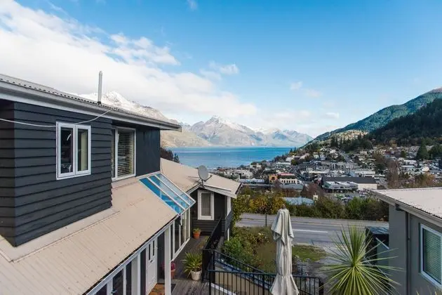 Queenstown House Boutique B&B and Apartments