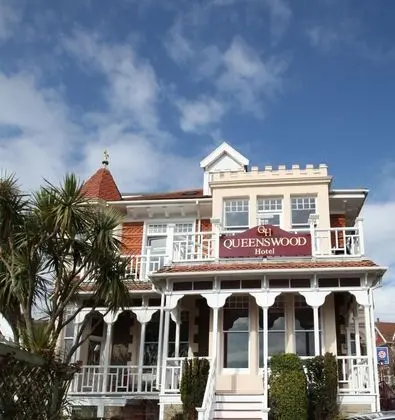 Queenswood Hotel - Dış Mekan
