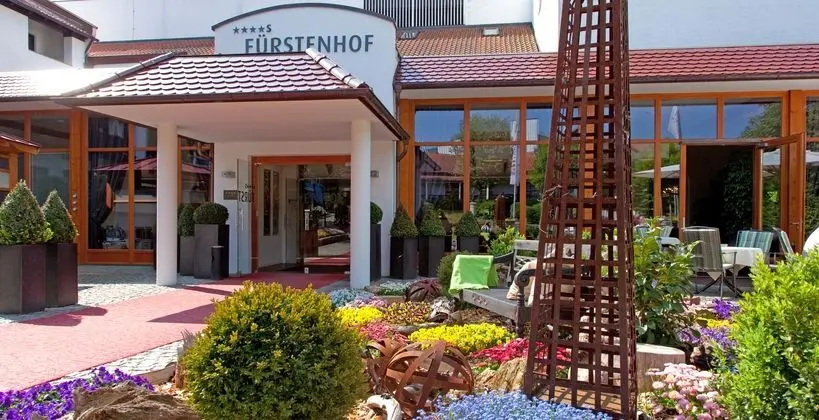 Quellness- & Golfhotel Fürstenhof - Dış Mekan