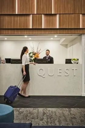 Quest St Leonards - Lobi
