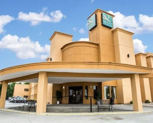 The Quest Hotel and Water Park