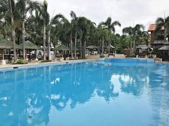 Quezon Premier Hotel Candelaria - Havuz