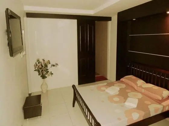 Quezon Premier Hotel Lucena - Oda