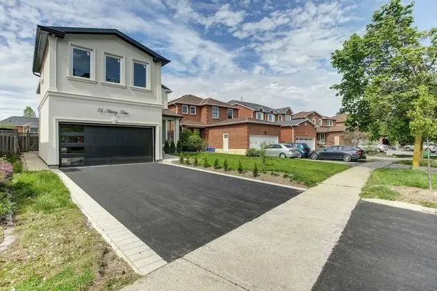 QuickStay - Beautiful 5bdrm House in Vaughan - Dış Mekan