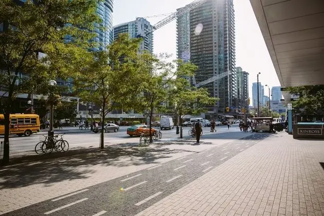 QuickStay - Elegant & Modern Condo, CN Tower Views - Dış Mekan