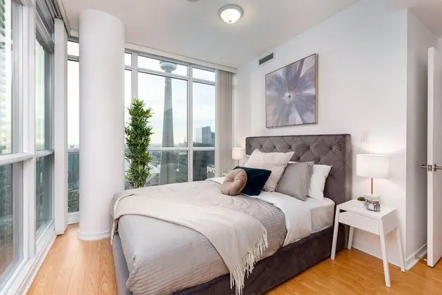 QuickStay - Elegant & Modern Condo, CN Tower Views - Öne Çıkan Resim