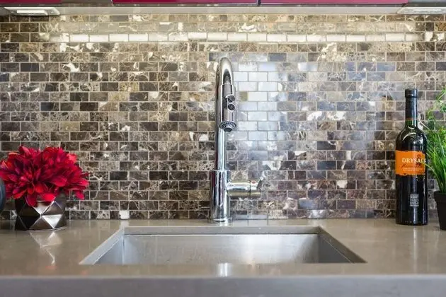 QuickStay - Gorgeous 2-Bedroom in the Heart of Downtown - Mutfak