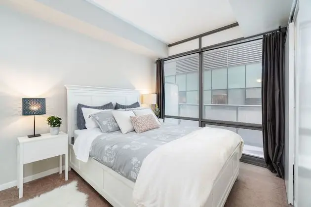 QuickStay - Luxurious 2-Bedroom Condo, Downtown Core - Oda