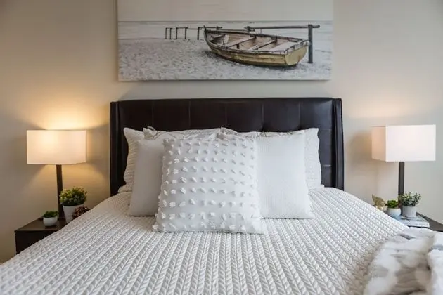 QuickStay - Modern 2-Bedroom Condo, Panoramic City Views - Oda