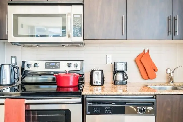 QuickStay - Premium 2bdrm Downtown Condo - Mutfak