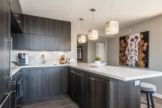 QuickStay - Premium 2bdrm in Yorkville (Yonge & Bloor) - Mutfak