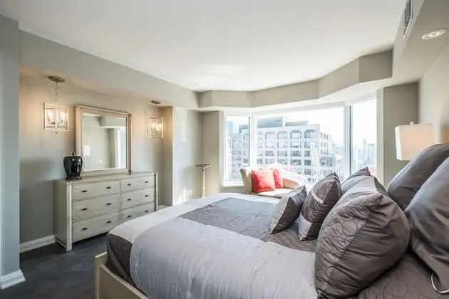 QuickStay - Premium 2bdrm in Yorkville (Yonge & Bloor) - Oda