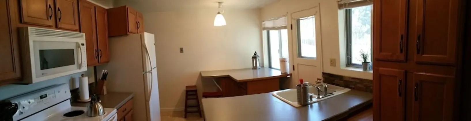 Quiet 2 Bdrm-Gourmet Kitchen-Comfy King - İç Mekan
