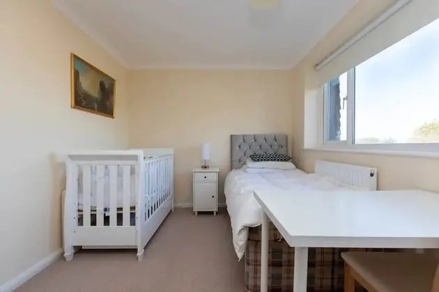 Quiet 3 Bedroom House With a Garden in Putney