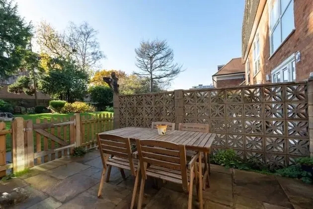 Quiet 3 Bedroom House With a Garden in Putney