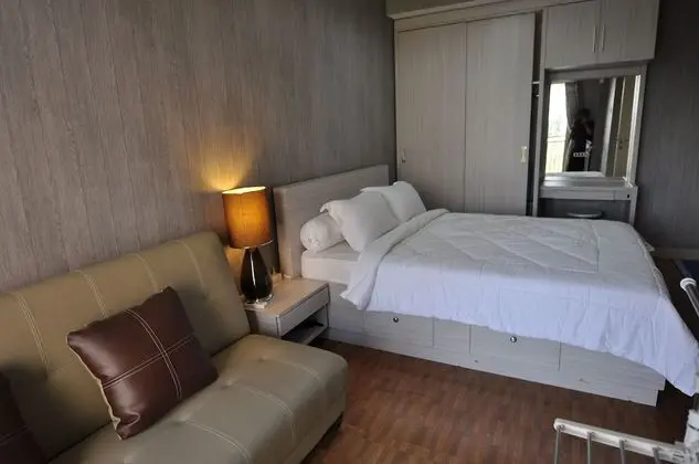 Quiet 3BRs pool and lake view