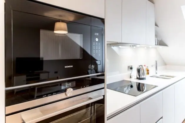Quiet City Centre Spacious Apartment - Mutfak