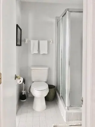Quiet Convenient and Modern Haven - Banyo Tipleri
