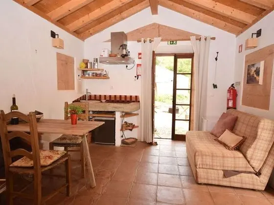 Quiet & Cottage in Estate Casas da Cerca near Troviscais - Yerinde Yemek