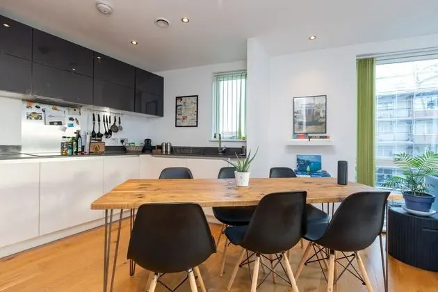 Quiet Flat Close to London Top Attractions - Yerinde Yemek