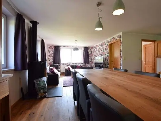 Quiet Villa with Hot Tub & Sauna