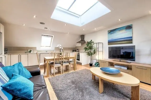 Quiet Mews Street Apartment in the Heart of Edinburgh