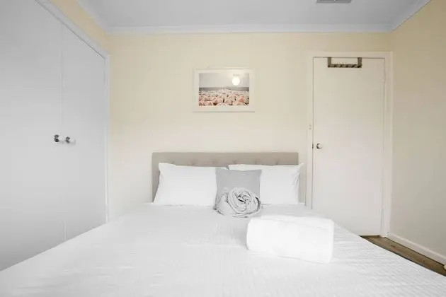 Quiet & Peaceful 3bed2bath Home @keilor Downs - Oda