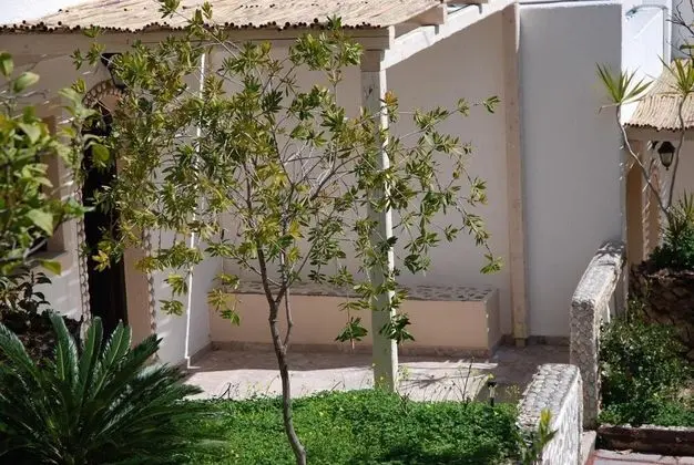 Quiet Place With Efflorescent Garden - Dış Mekan
