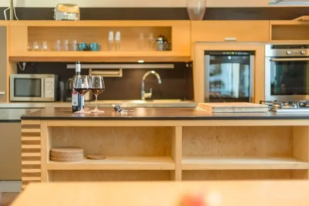 Quiet & Spacious Penthouse City Centre - Mutfak