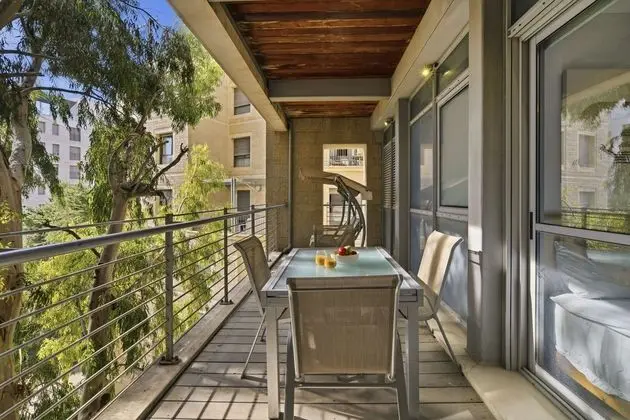 Quiet with Terrasse in City Center by FeelHome - Öne Çıkan Resim