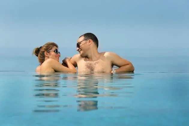 The Quilon Beach Hotel and Convention Center - Havuz