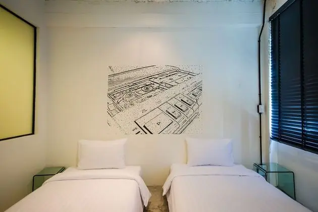 Quip Bed & Breakfast Phuket Hotel - Oda