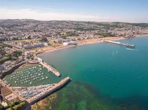Quirky Loft Apartment in Paignton With sea Views