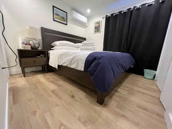 Quite House near Vancouver Airport - Öne Çıkan Resim