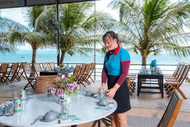 Quyet Thang Doc Let Hotel & Beach - Yerinde Yemek