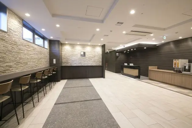 R&B Hotel Shin-Osaka Kitaguchi - Lobi