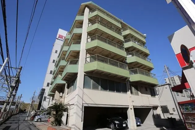 R Hotel