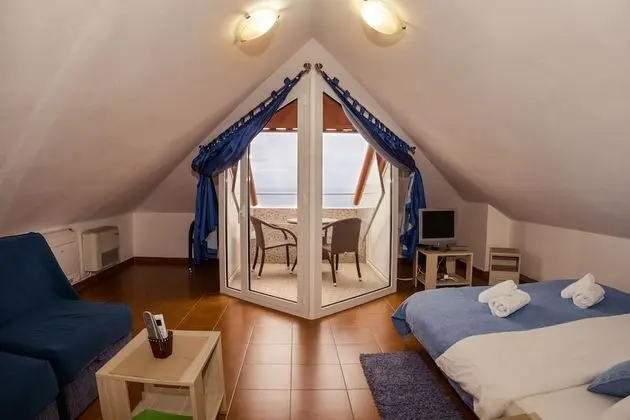 R-Club Old Town Apartments - Oda