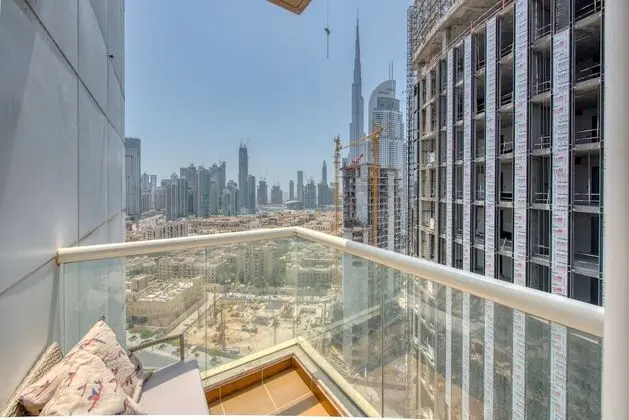 R&H Burj Al Nojoum