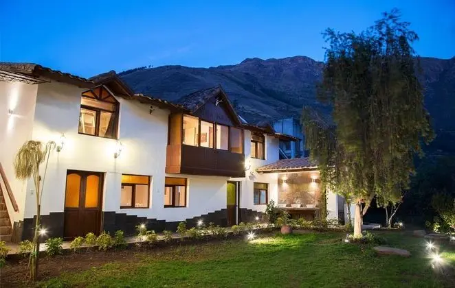 R House Sacred Valley