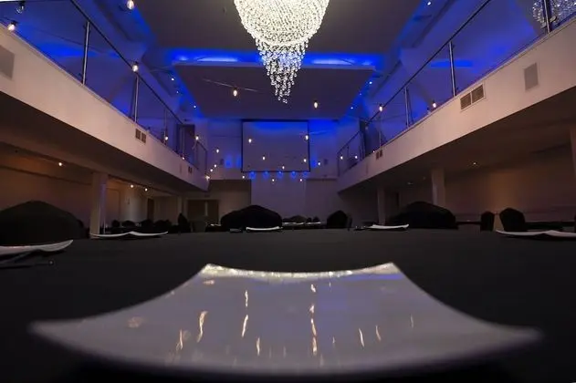 The R Inn Hotel - Yerinde Yemek