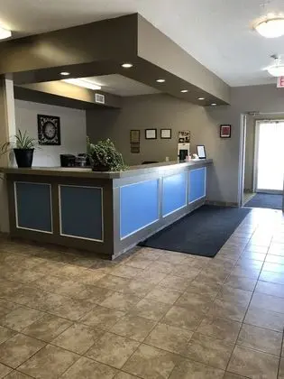 R & R Wainwright Inn - Lobi