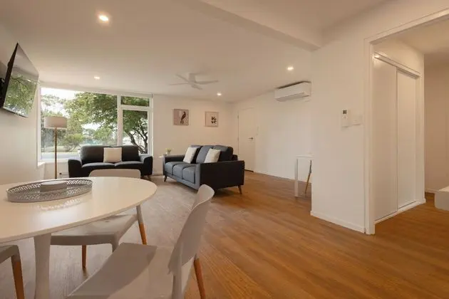 Racecourse Apartments - Öne Çıkan Resim