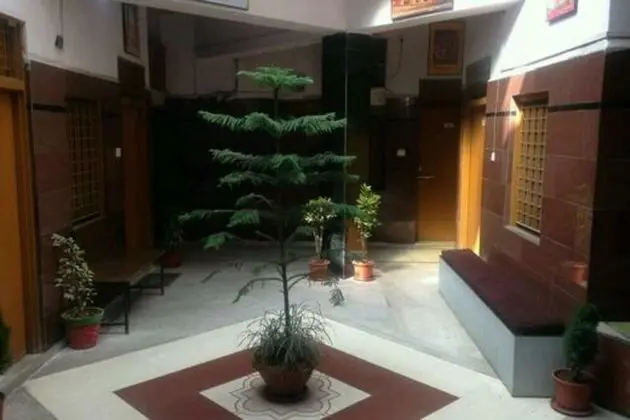 Hotel Radhika Palace