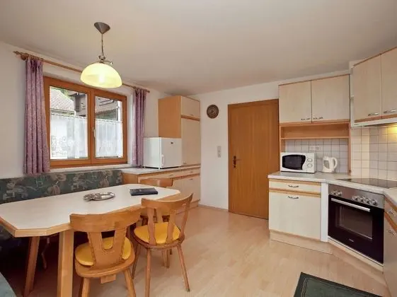 Radiant Holiday Home in Gantschier With Terrace - Mutfak
