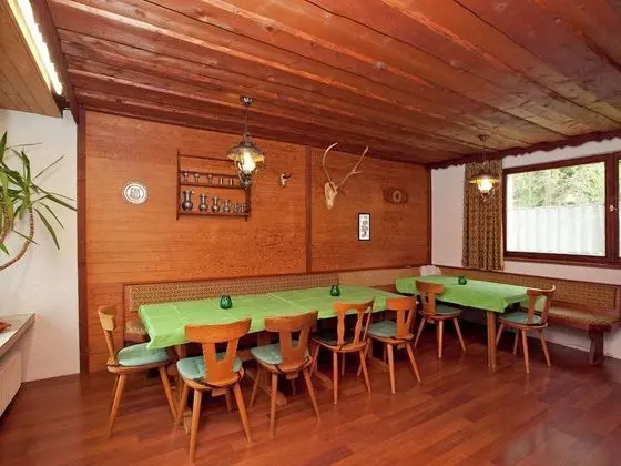 Radiant Holiday Home in Gantschier With Terrace - Yerinde Yemek