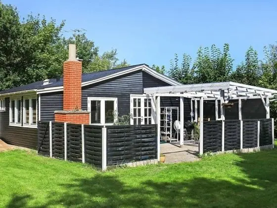 Radiant Holiday Home in Glesborg near Sea