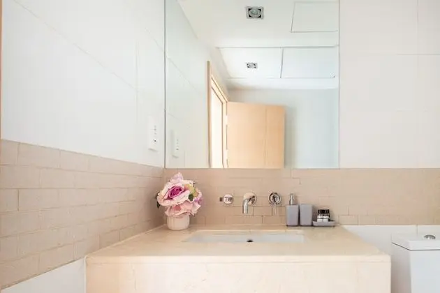 Radiant & Picturesque 1BR in Dubai Marina - İç Mekan