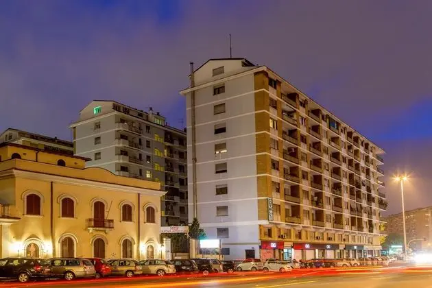 RADIO HOTEL