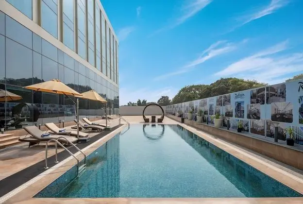 Radisson Hotel Bareilly Airport - Havuz